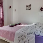 Dalmatian Modern Apartment With Tavern