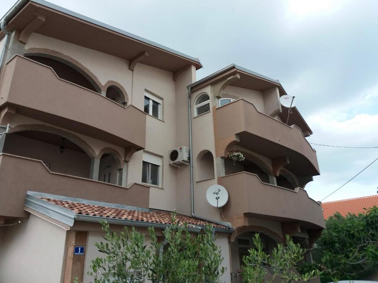 Apartment Dalmatian Modern With Tavern
