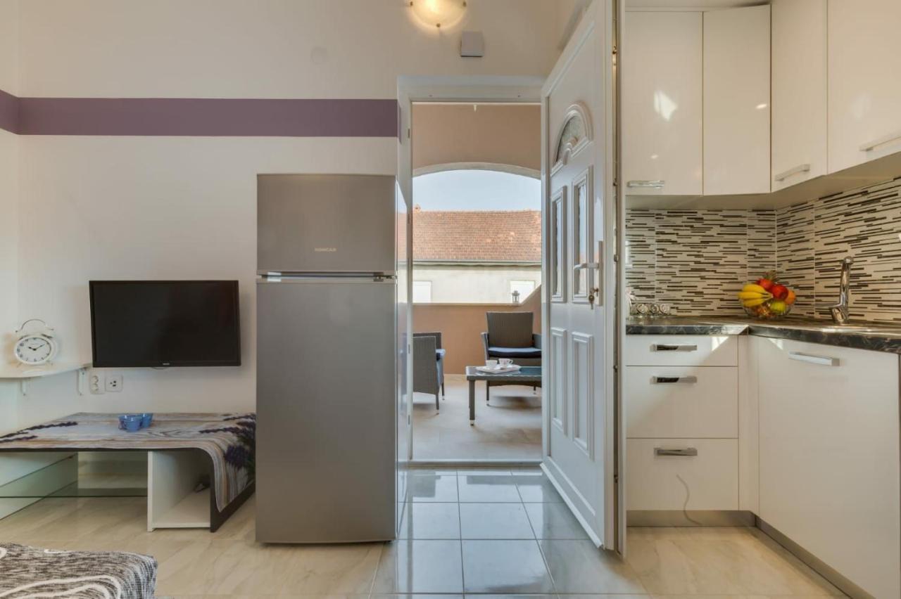 Dalmatian Modern With Tavern Apartment Zadar